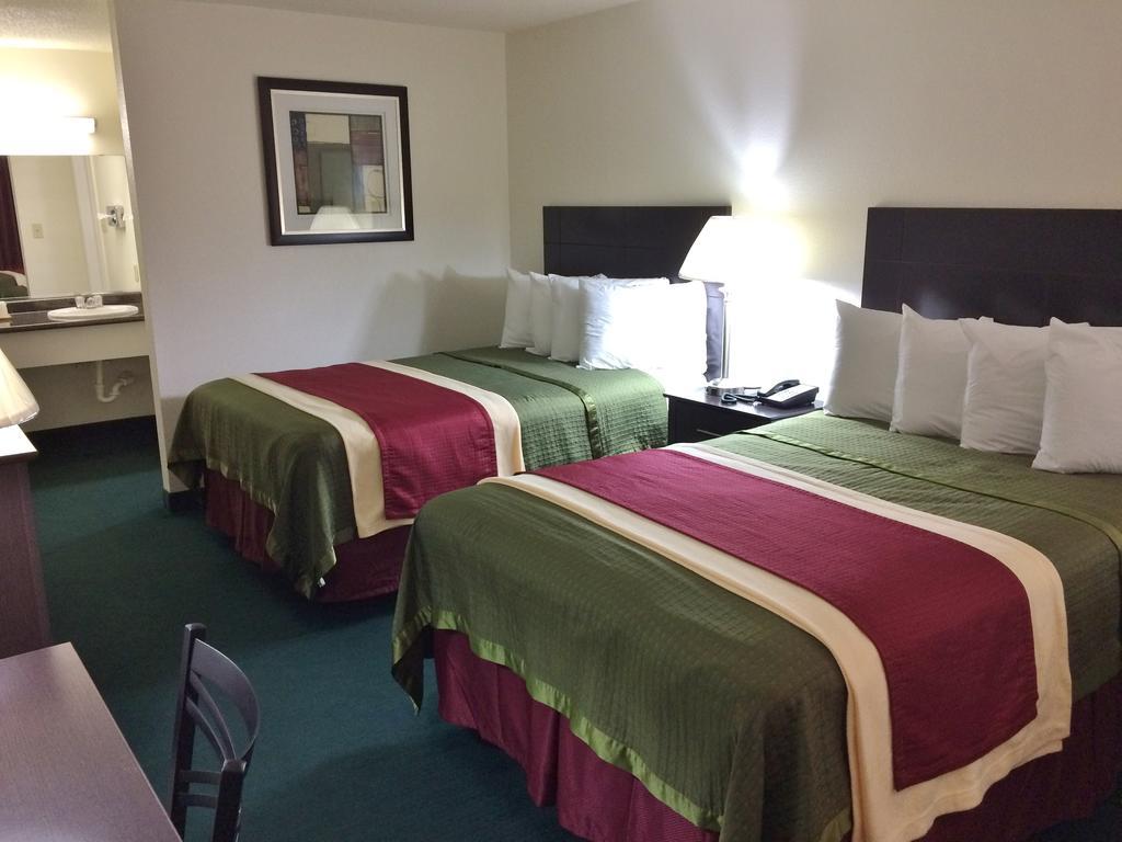 Travel Inn & Suites Atlanta Exterior photo