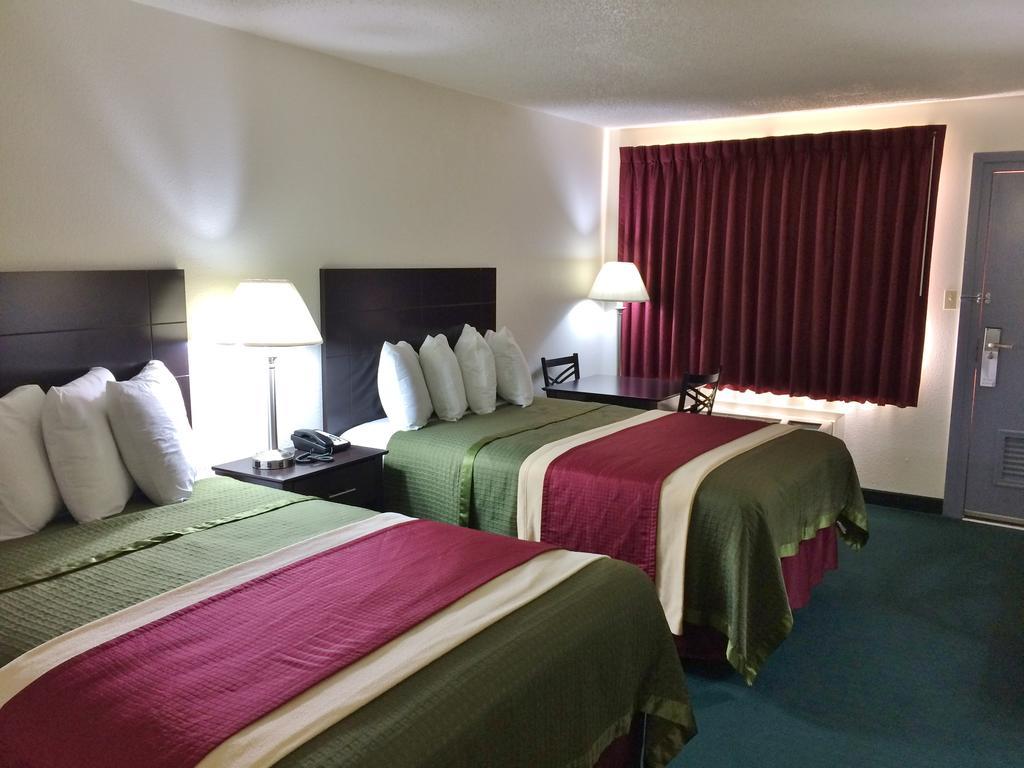 Travel Inn & Suites Atlanta Exterior photo