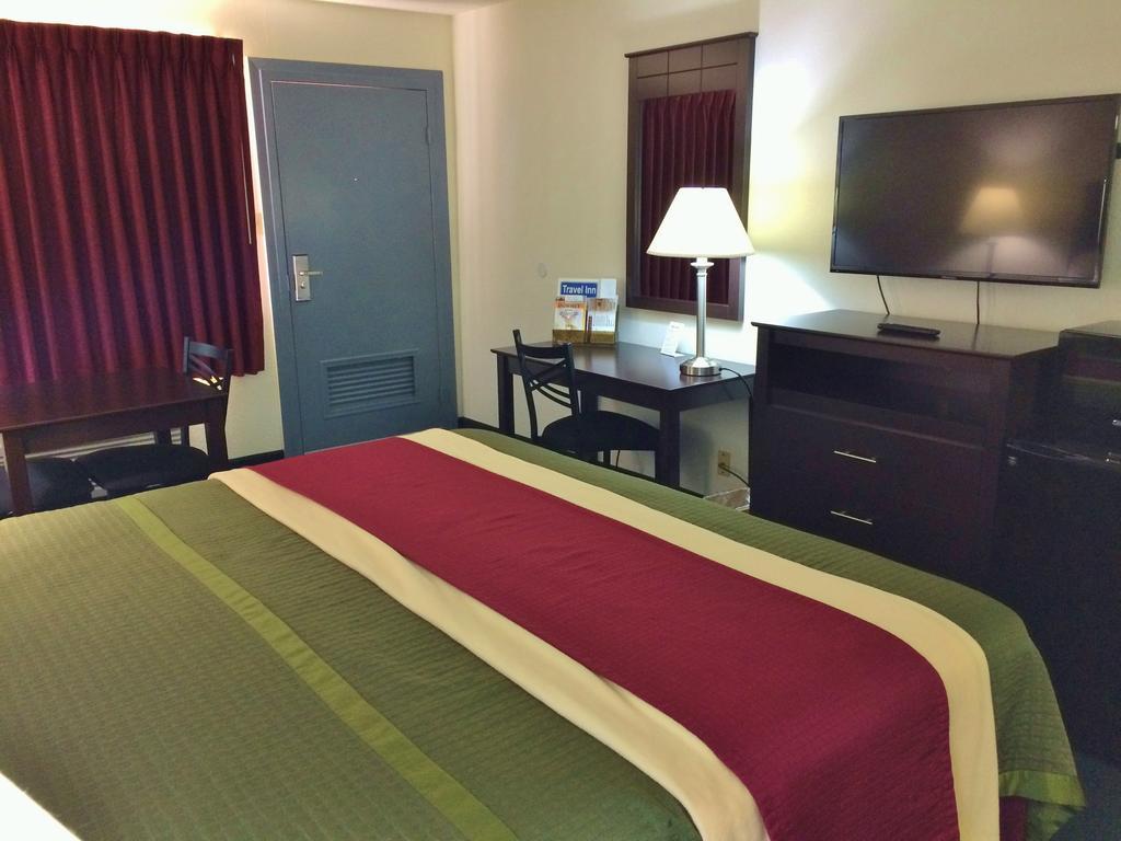 Travel Inn & Suites Atlanta Exterior photo