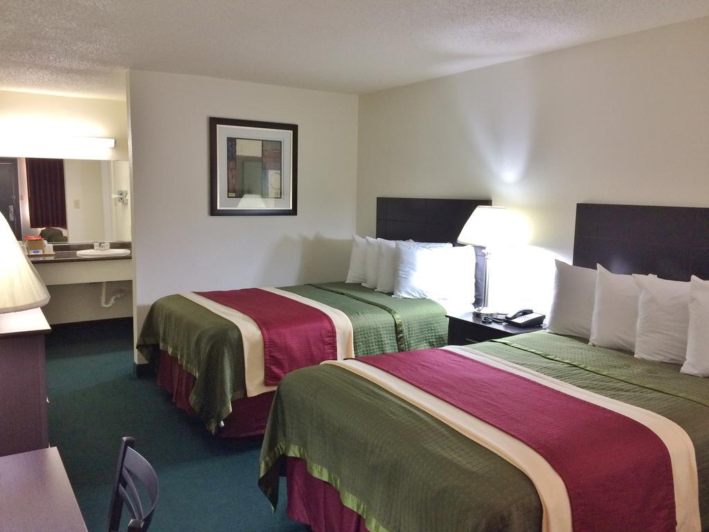 Travel Inn & Suites Atlanta Exterior photo
